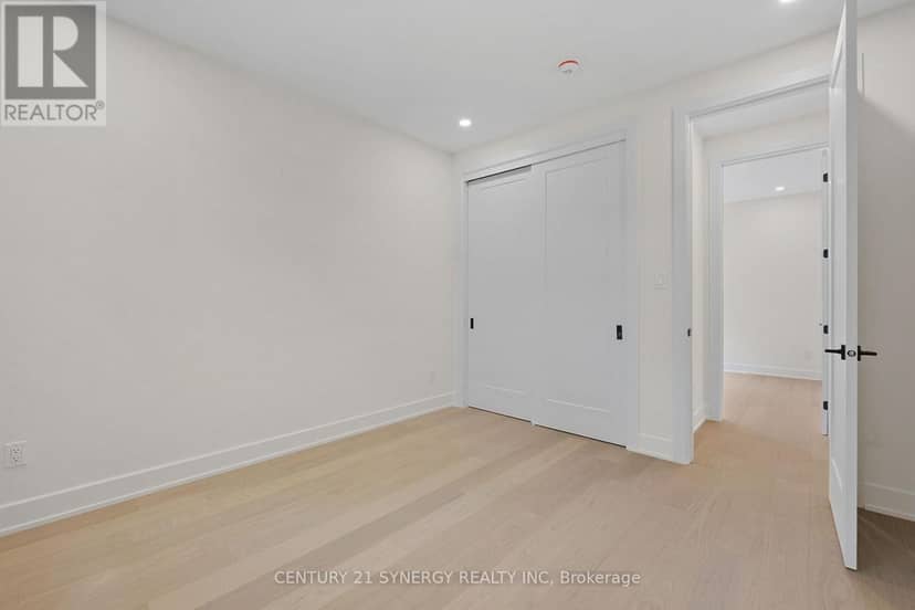 83 Boyce Avenue — photo 28 of 40