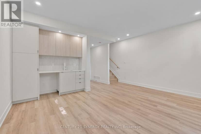 83 Boyce Avenue — photo 36 of 40