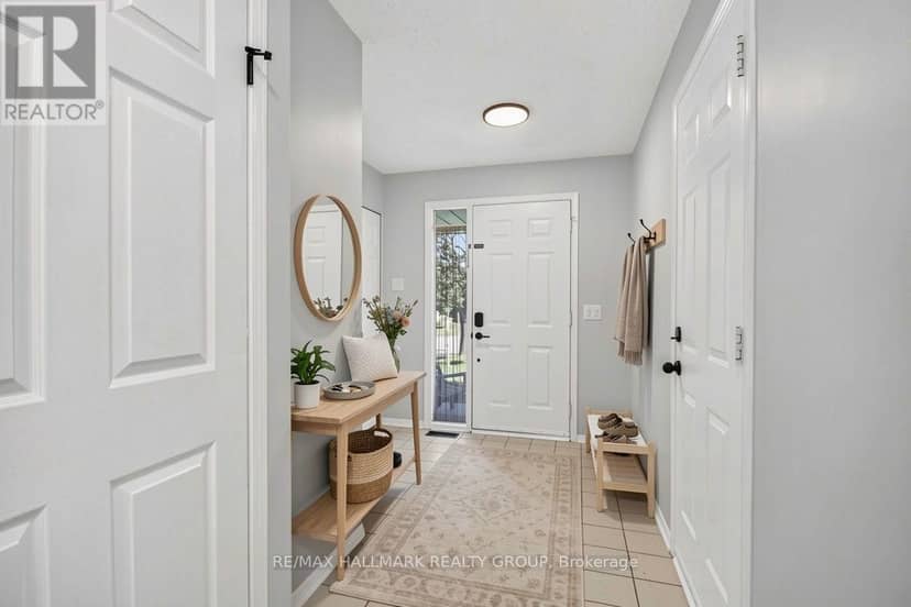82 Whalings Circle — photo 2 of 36