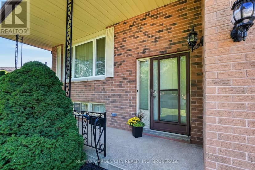 67 College Park Drive — photo 4 of 31