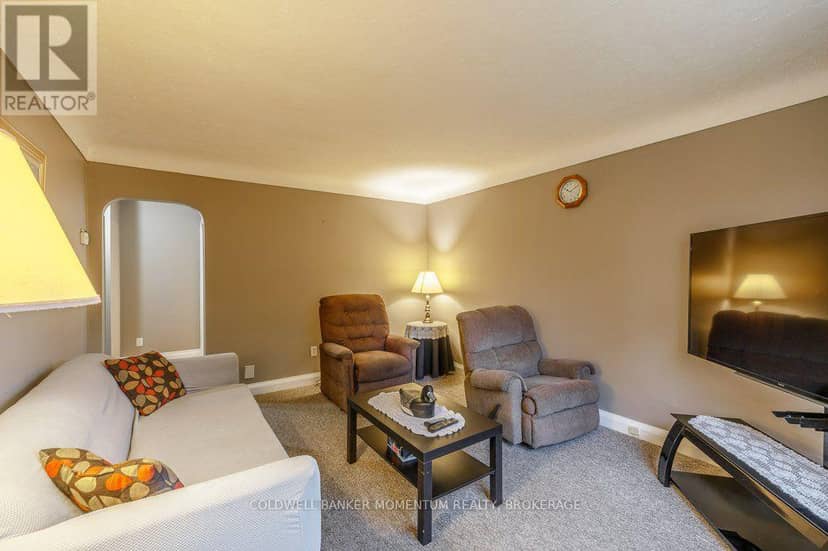 25 Clayburn Avenue — photo 7 of 32