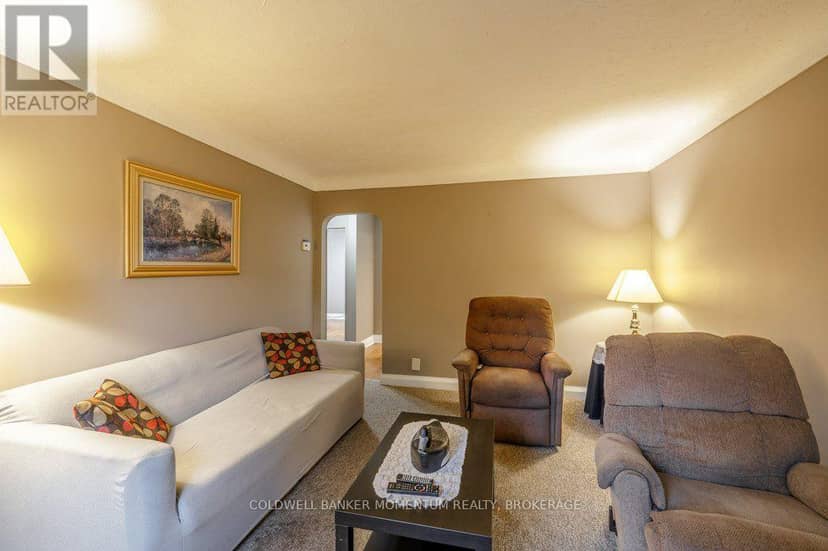 25 Clayburn Avenue — photo 8 of 32