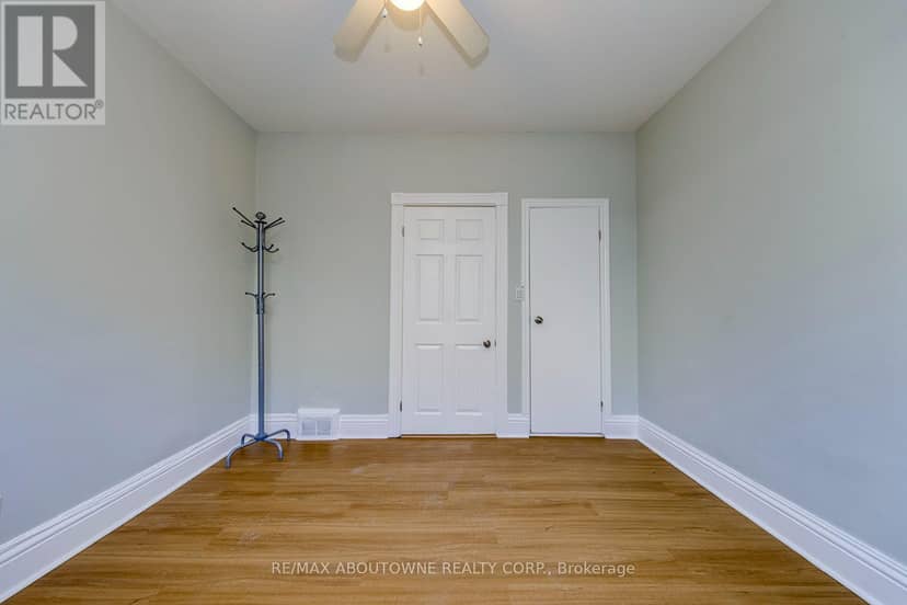 100 Grant Avenue — photo 25 of 35