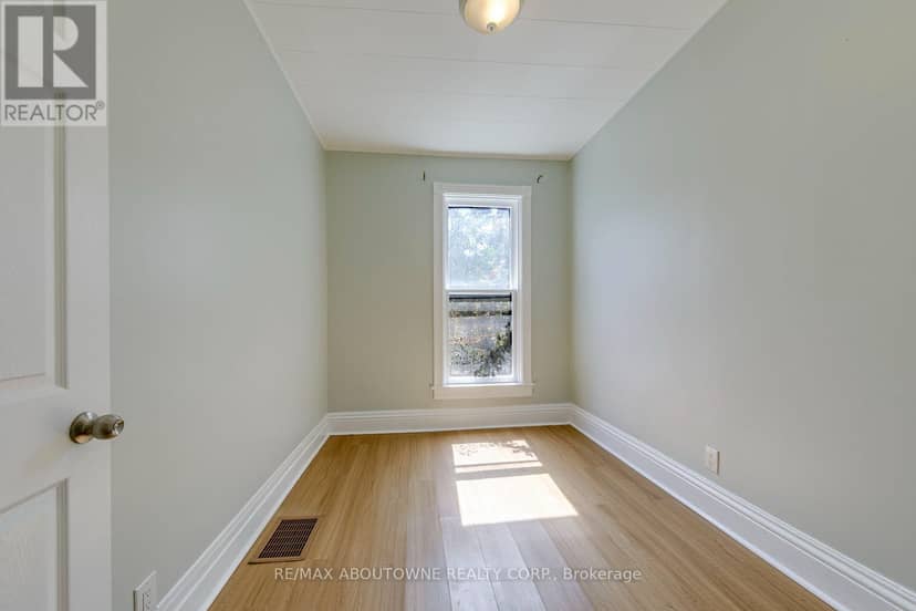 100 Grant Avenue — photo 26 of 35