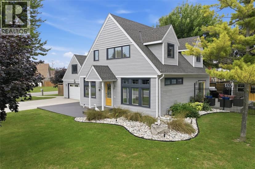 4696 Crescent Drive, Port Lambton, photo 3
