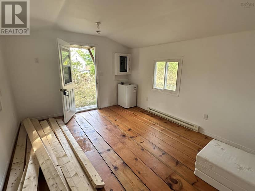 75 Brunswick Street — photo 2 of 6