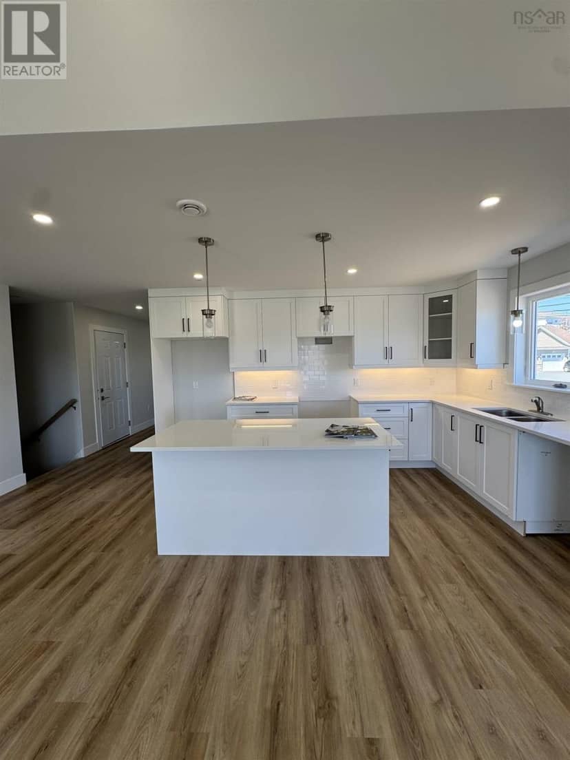 5 Goldenrod Court, Falmouth, photo 4