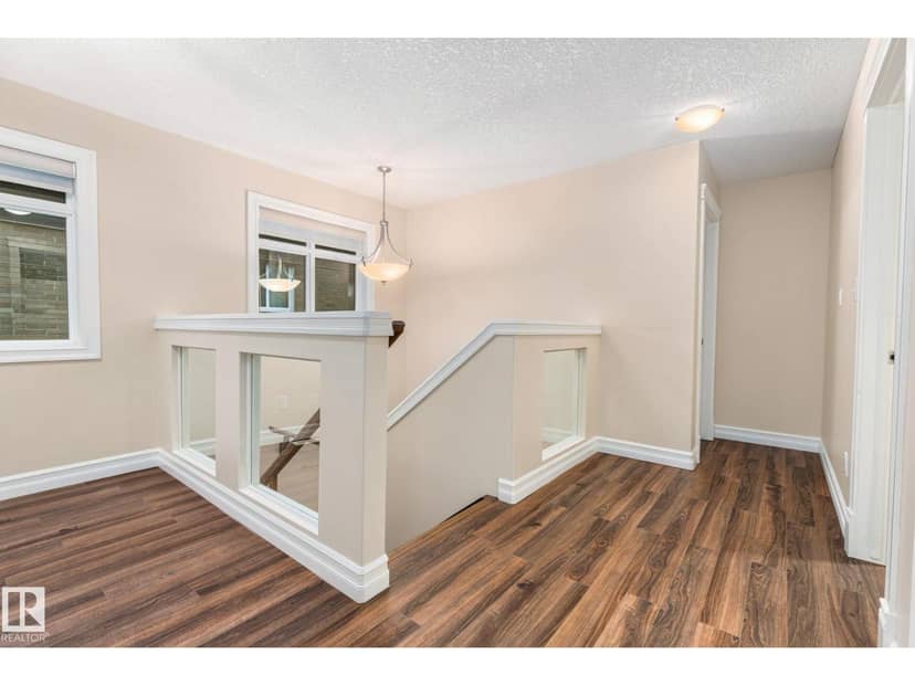 10143 123 ST NW — photo 29 of 40