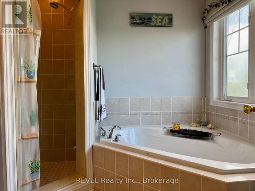 18 Mackenzie King Avenue — photo 13 of 23