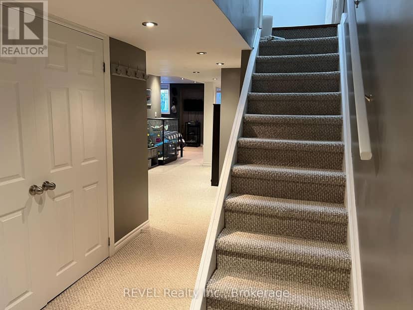 18 Mackenzie King Avenue — photo 18 of 23