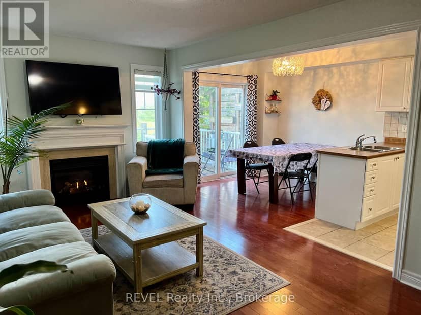 18 Mackenzie King Avenue — photo 7 of 23