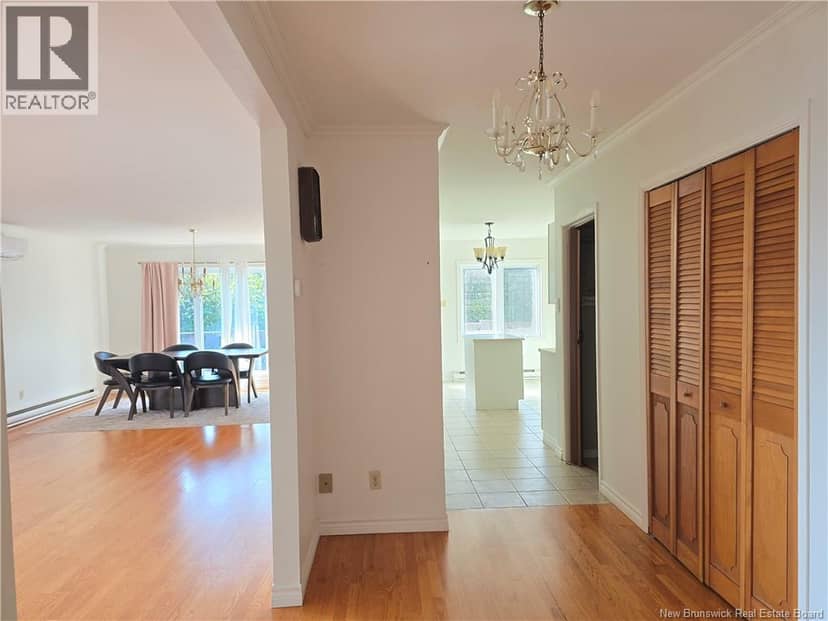 141 Neil — photo 12 of 40