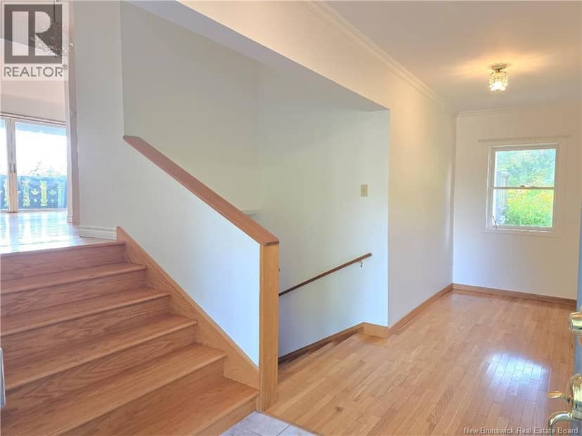 141 Neil — photo 7 of 40