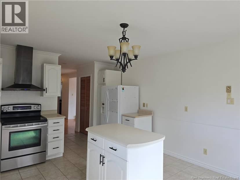 141 Neil — photo 19 of 40