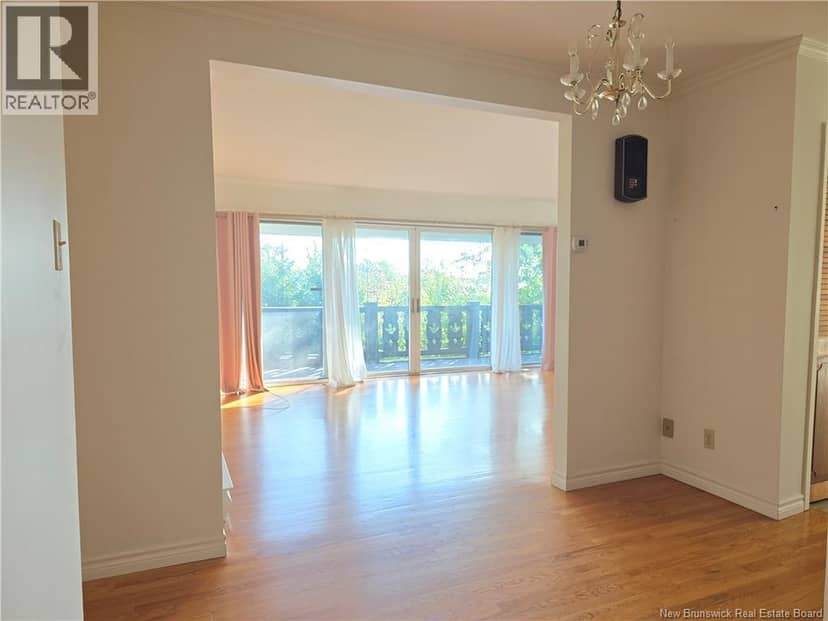 141 Neil — photo 11 of 40