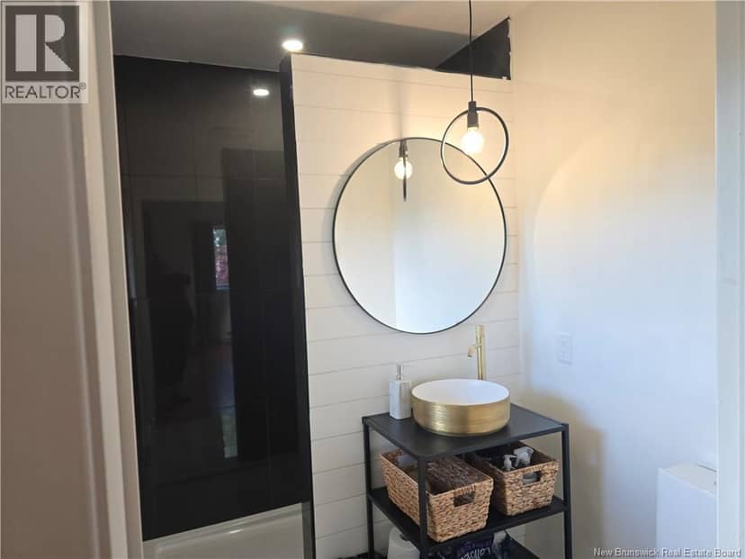 141 Neil — photo 31 of 40
