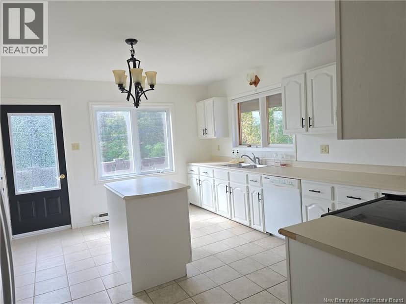 141 Neil — photo 18 of 40