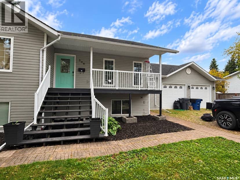 306 Centre AVENUE, Meadow Lake