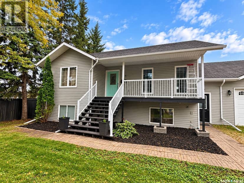 306 Centre AVENUE, Meadow Lake, photo 2