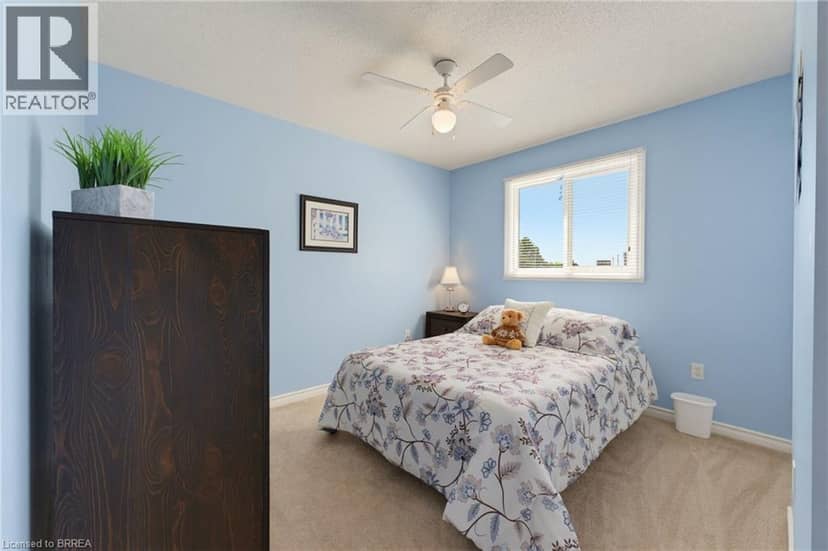 42 BUCHANAN Crescent — photo 12 of 38
