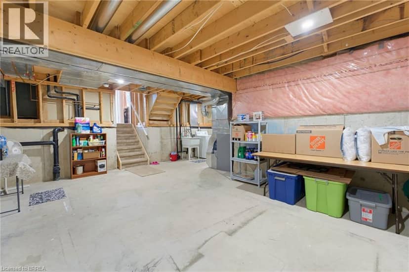 42 BUCHANAN Crescent — photo 21 of 38