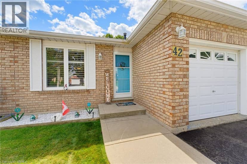 42 BUCHANAN Crescent, Brantford, photo 3
