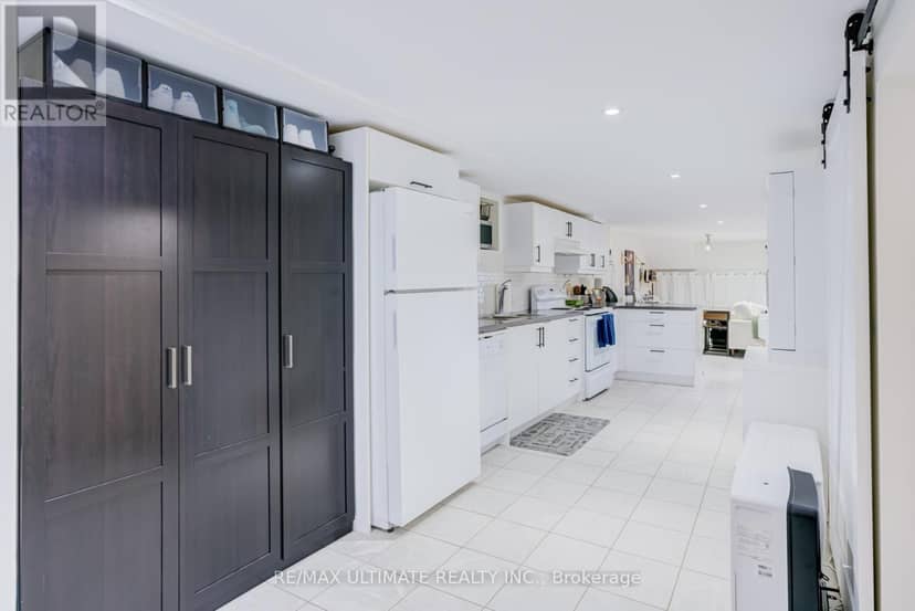 533 Kingston Road — photo 6 of 40