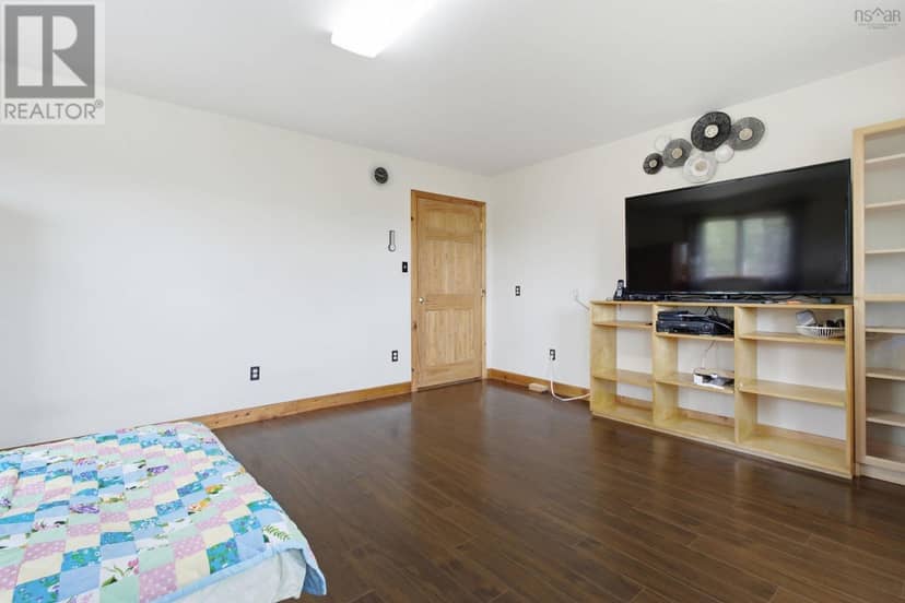 2804 New Russell Road — photo 12 of 20