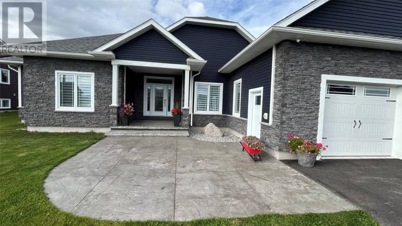 13 - 15 Simon Drive — photo 2 of 40