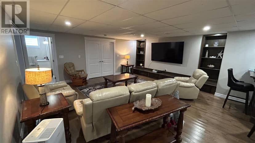13 - 15 Simon Drive — photo 26 of 40