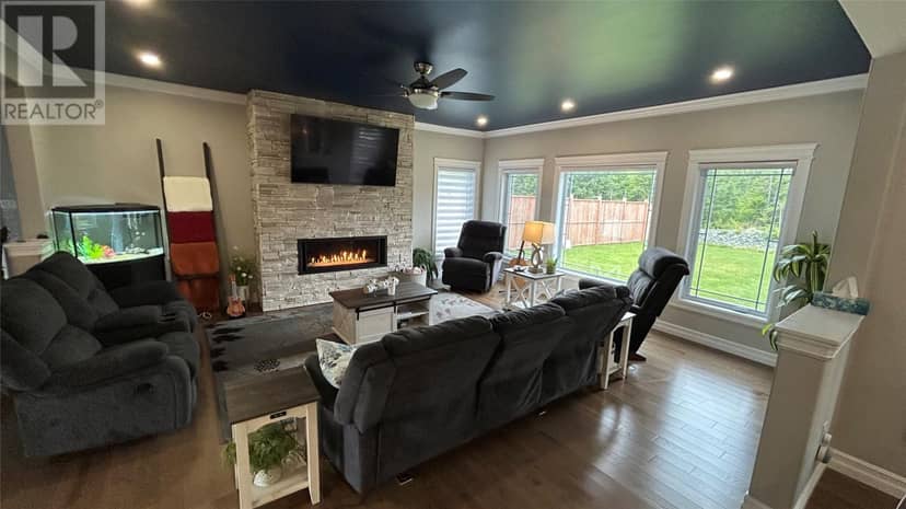 13 - 15 Simon Drive — photo 7 of 40