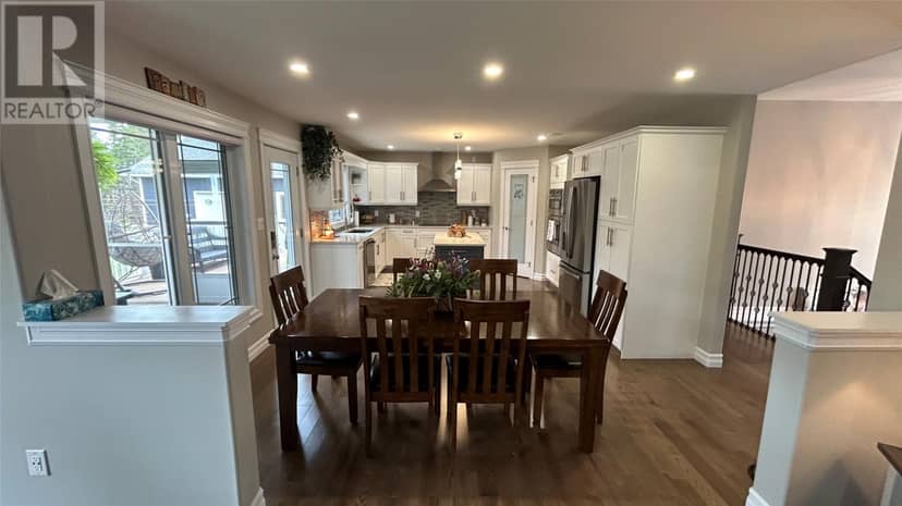 13 - 15 Simon Drive — photo 9 of 40