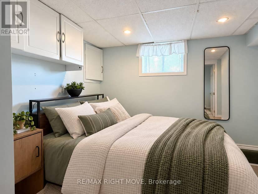 8020 Park Lane Crescent — photo 18 of 34