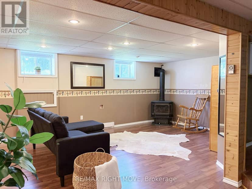 8020 Park Lane Crescent — photo 19 of 34