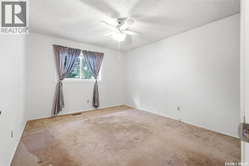 87 Vernon CRESCENT — photo 11 of 37