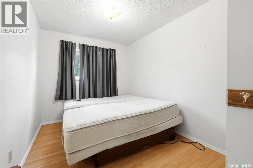 87 Vernon CRESCENT — photo 13 of 37
