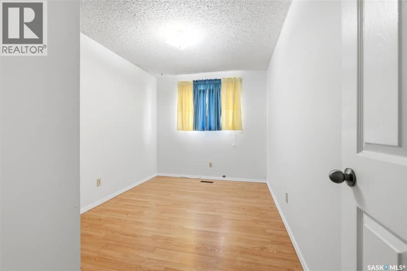 87 Vernon CRESCENT — photo 14 of 37