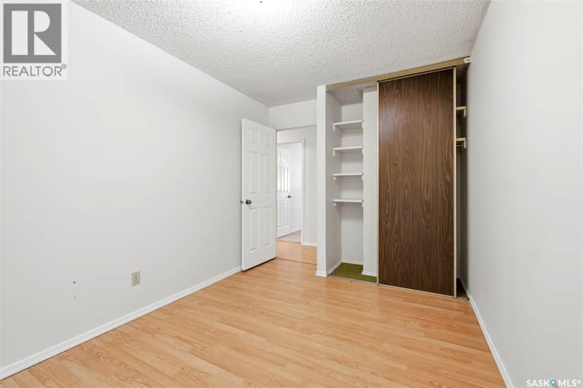87 Vernon CRESCENT — photo 15 of 37