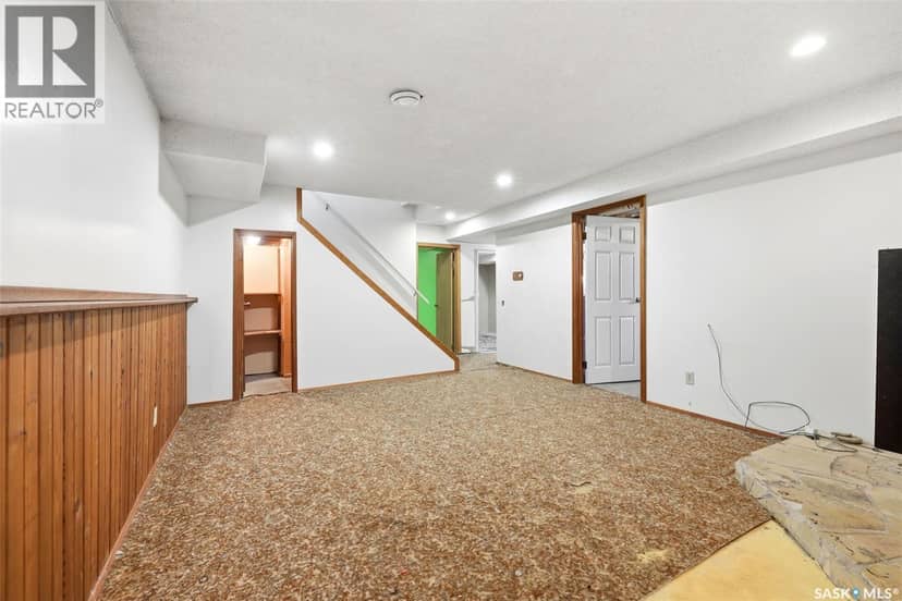 87 Vernon CRESCENT — photo 18 of 37
