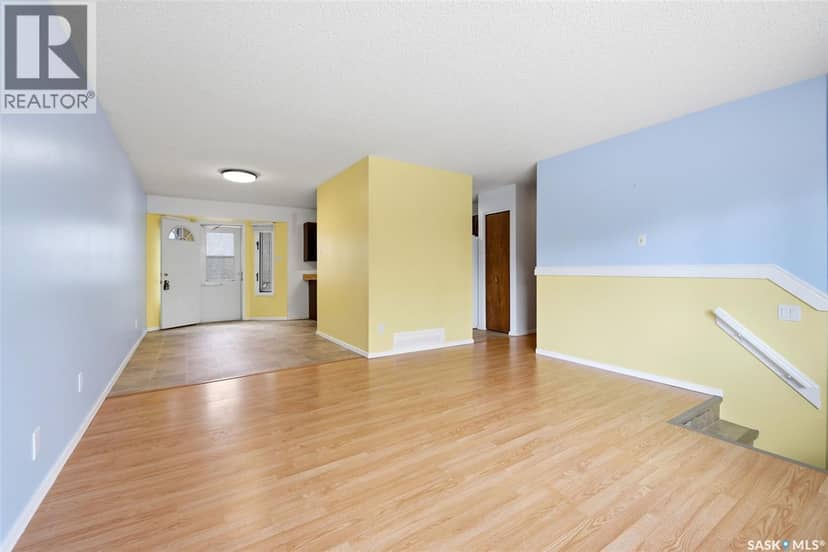 87 Vernon CRESCENT — photo 2 of 37