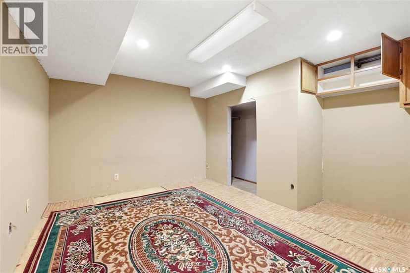 87 Vernon CRESCENT — photo 21 of 37