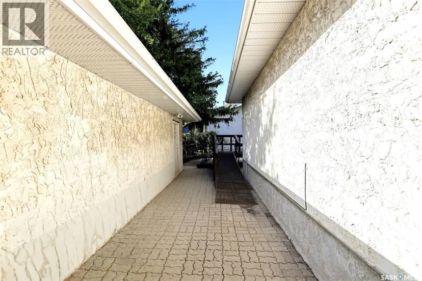 87 Vernon CRESCENT — photo 32 of 37