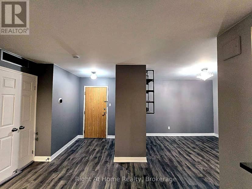 1509 - 1360 Rathburn Road E — photo 37 of 40