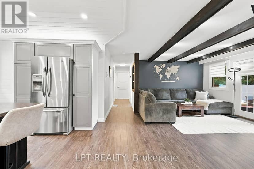 2628 Westshore Crescent — photo 19 of 40