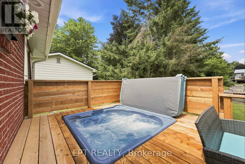 2628 Westshore Crescent — photo 38 of 40