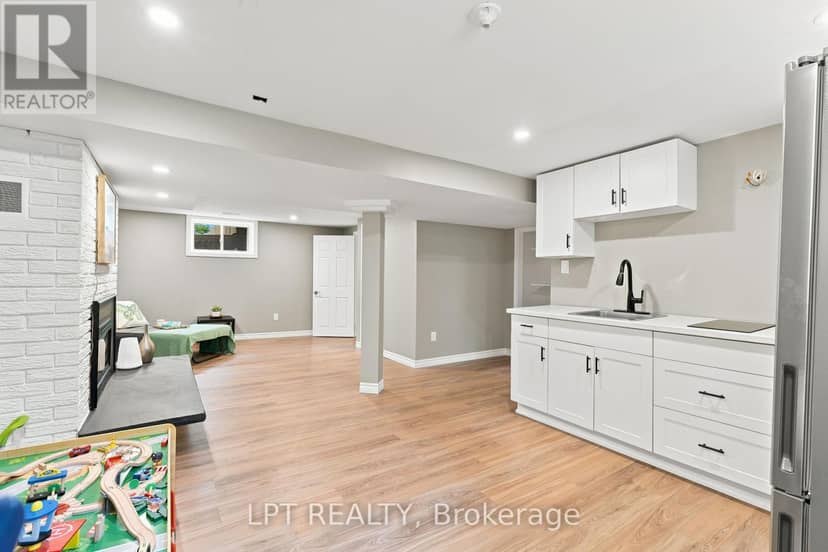 2628 Westshore Crescent — photo 30 of 40