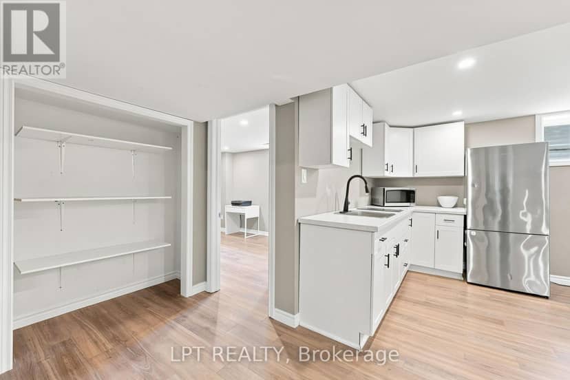 2628 Westshore Crescent — photo 31 of 40