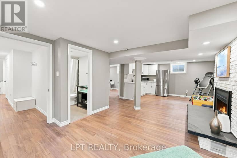 2628 Westshore Crescent — photo 28 of 40