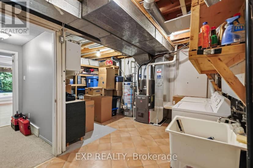 122 Laurier Street — photo 37 of 40
