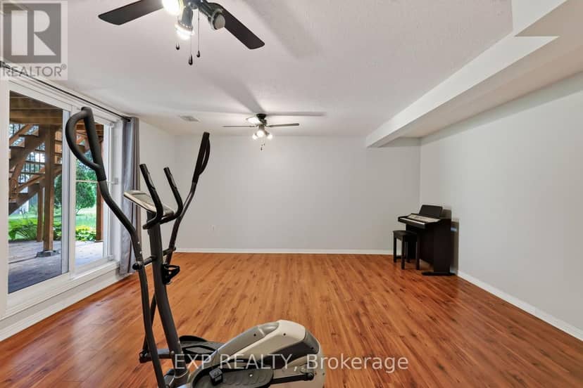122 Laurier Street — photo 36 of 40